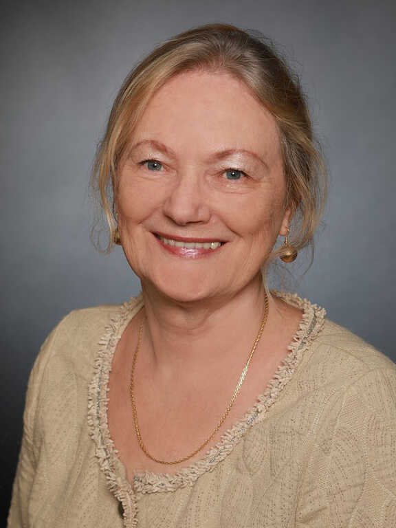 Dr. Charlotte Michel-Biegel